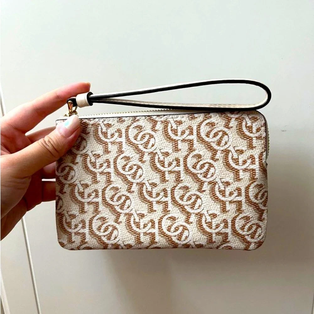 New! Coach Zip Wristlet With Coach Monogram
